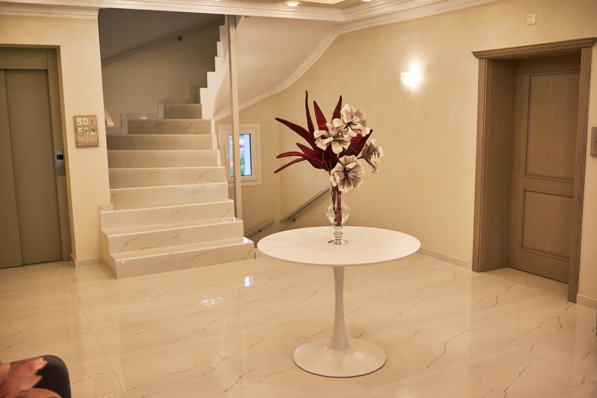 Famissi Sofita 7 Aparthotel กาลัมปากา ภายนอก รูปภาพ