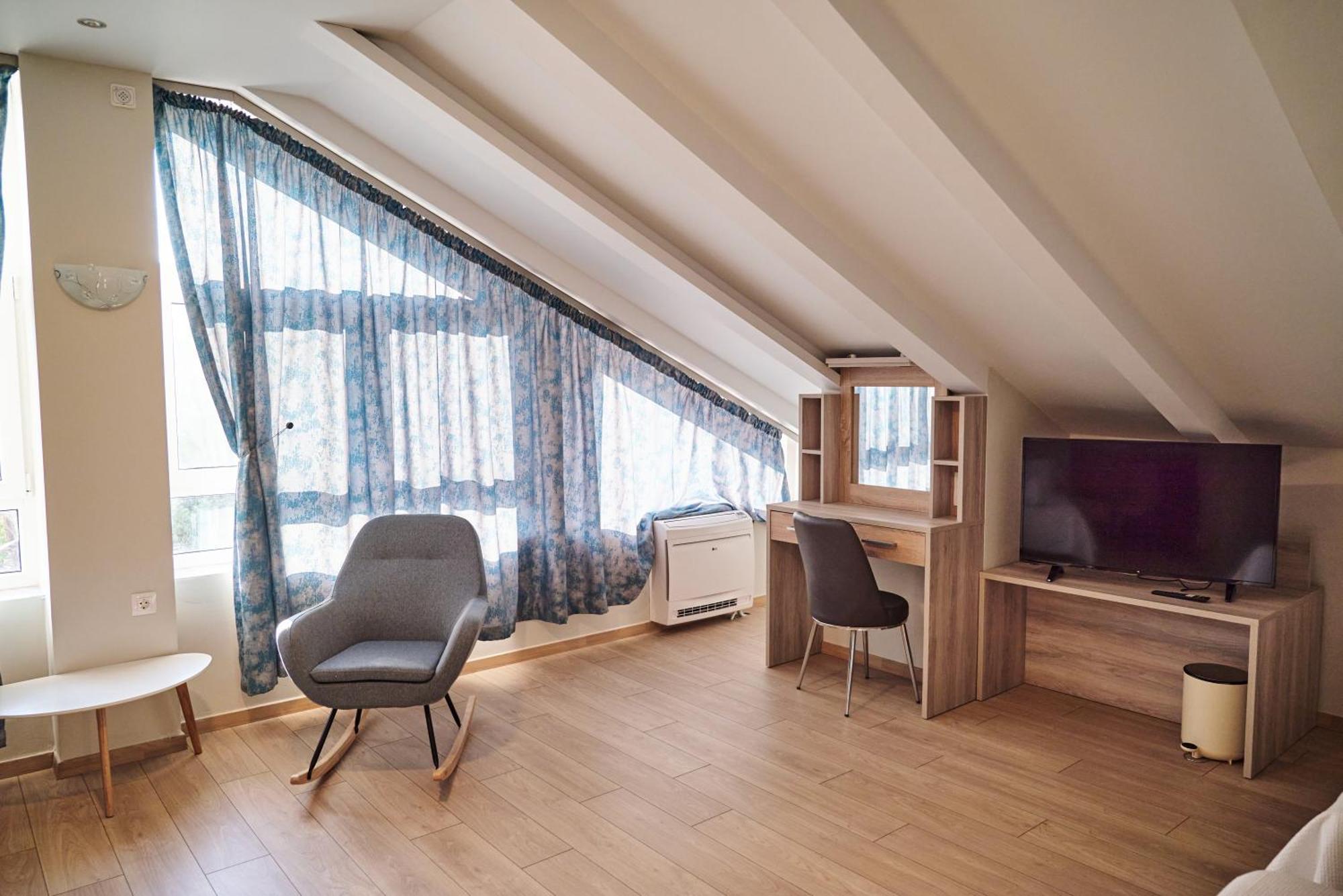 Famissi Sofita 7 Aparthotel กาลัมปากา ภายนอก รูปภาพ